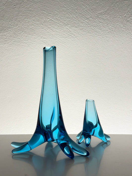 Root vases-blue