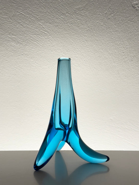 Root vase-blue
